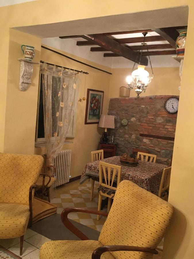 Barga Lucca Centro Storico Con Giardino Apartment Luaran gambar