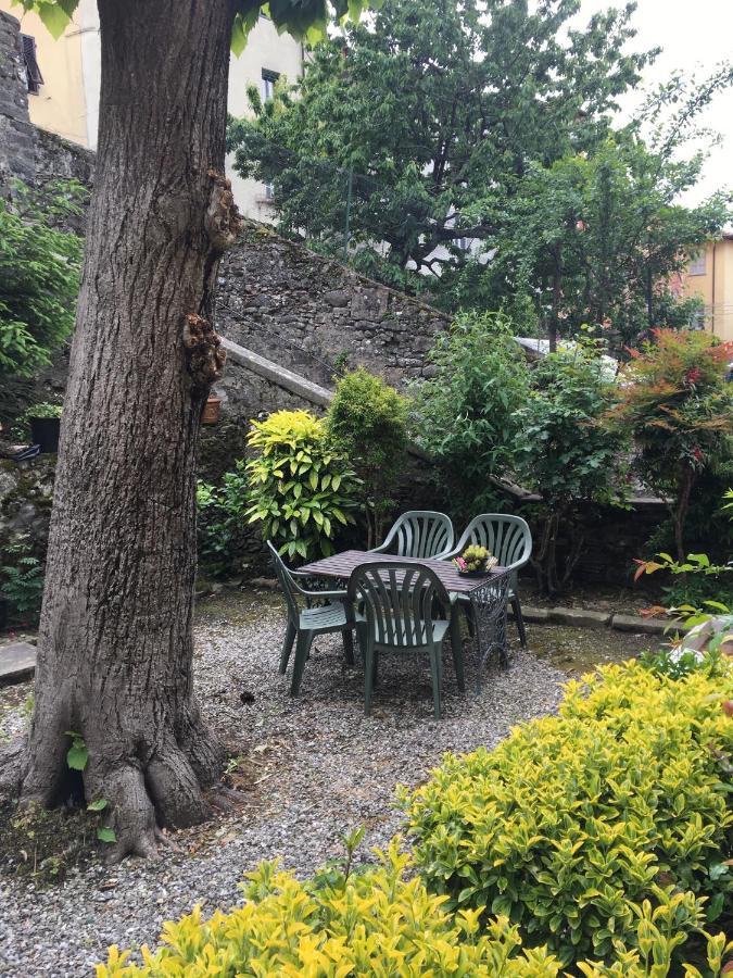 Barga Lucca Centro Storico Con Giardino Apartment Luaran gambar